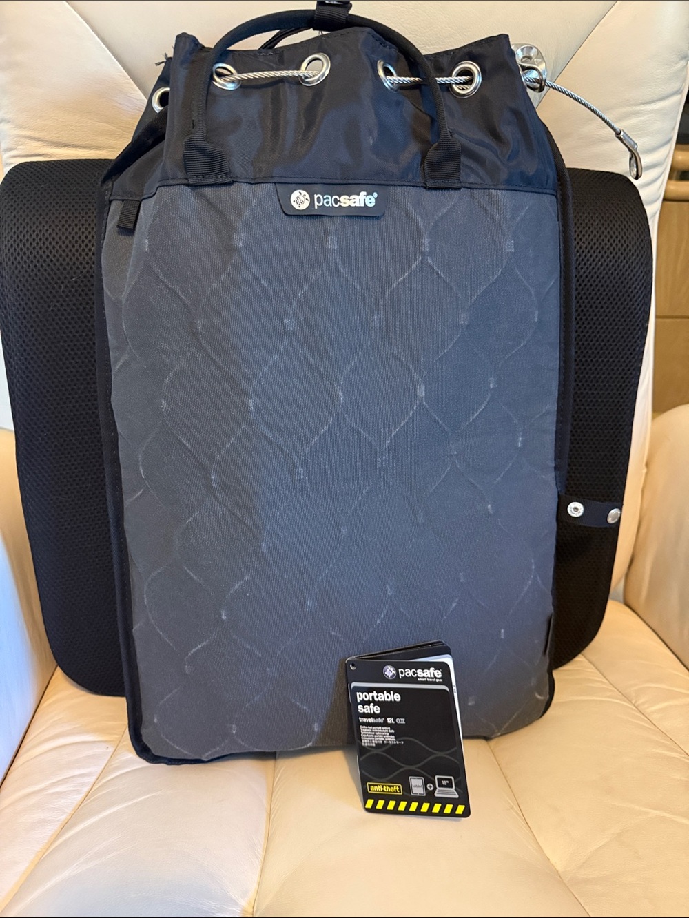 Like new Travel Safe Pacsafe Portable Locking Bag